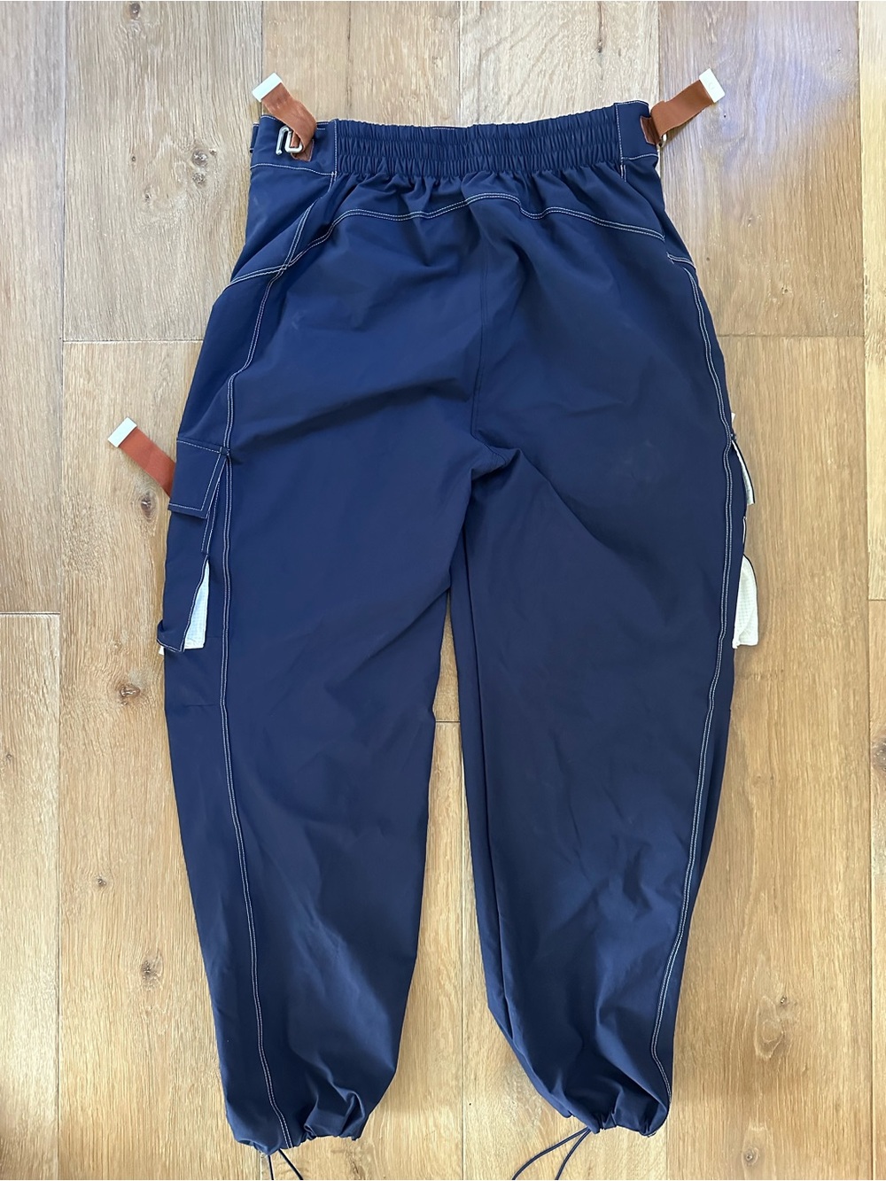 Like New Seniq Trailmix Hiking Pant size Medium - Picture 2 of 8